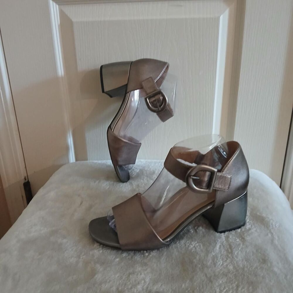 Vionic Chardonnay Metallic Pewter Chunky Block Heel Sandals 8 Glam Comfort